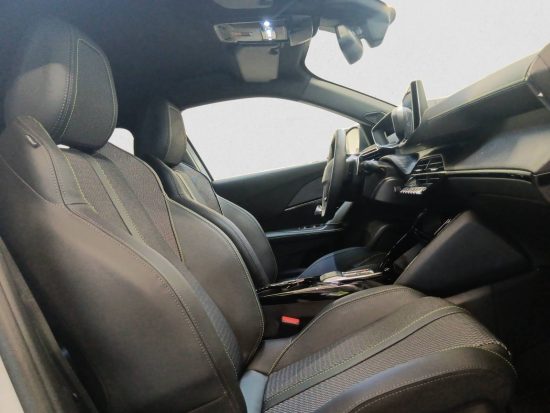 Peugeot 2008 - Image 9